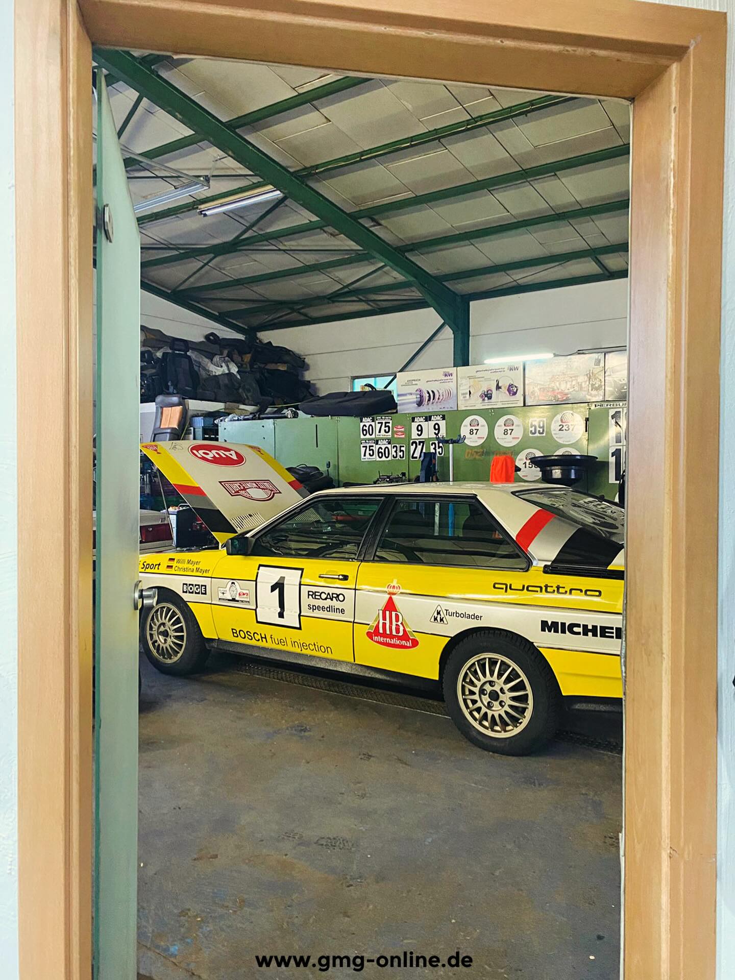 Büro mit Ausblick 😉
Office with a view!

#urquattro #rallye #reparatur #5cylinderturbo 

@tuning_by_gmg