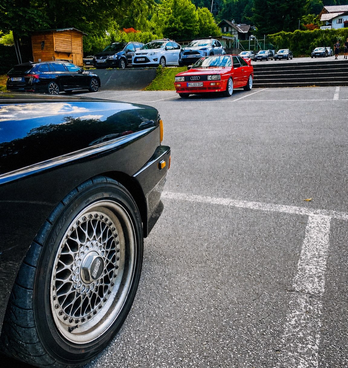 Face 2 Face 
 Audi Urquattro, Parkplatz Sankt Gilgen 

#quattrolegende #sanktgilgen #urquattro #quattro

@tuning_by_gmg